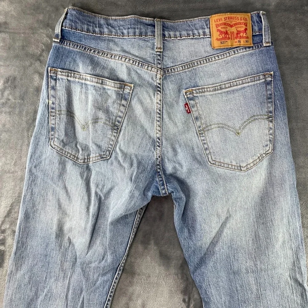Levi's 527 Boot Cut Jeans Mens Size 31x30 Blue Denim Medium Wash Cotton Cowboy
